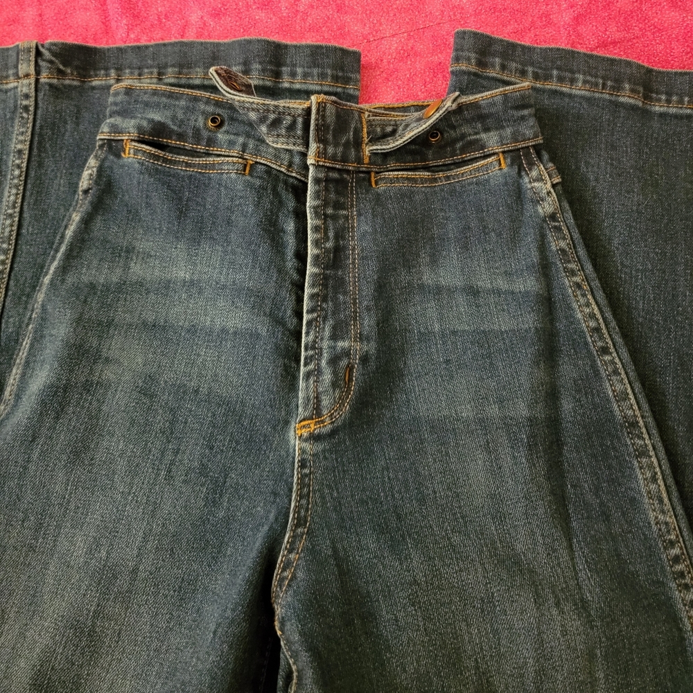 UO Wrangler High Bell Bottom Denim Jeans 👖
